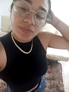 Snapshot of Samara_Outdoors chatting on October 30, 2025, 7:55 pm Samara Outdoors online show from October 30, 2025, 7:55 pm