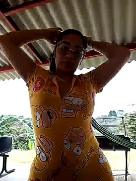 Snapshot of Samara_Outdoors chatting on November 2, 2025, 3:06 pm Samara Outdoors online show from November 2, 2025, 3:06 pm