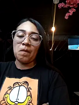 Snapshot of Samara_Outdoors chatting on October 26, 2025, 12:55 am Samara Outdoors online show from October 26, 2025, 12:55 am