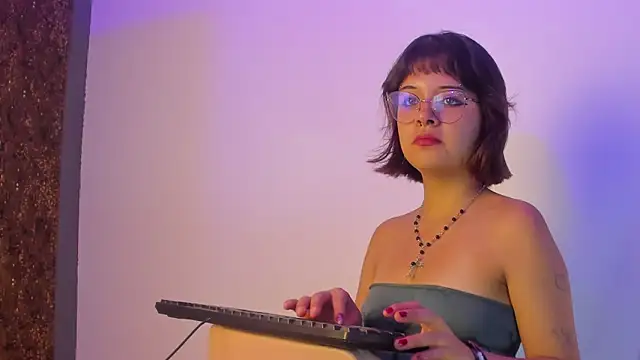 Snapshot of Ivy__storm chatting on November 3, 2025, 4:43 pm Ivy storm online show from November 3, 2025, 4:43 pm