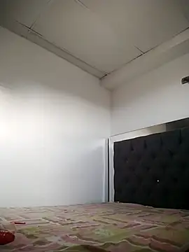 Snapshot of laseducida chatting on November 7, 2025, 10:03 pm laseducida online show from November 7, 2025, 10:03 pm