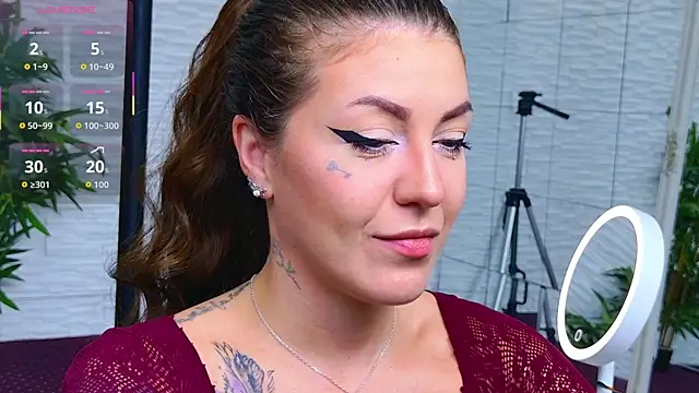 Snapshot of IvorySwan chatting on November 14, 2025, 5:44 am IvorySwan online show from November 14, 2025, 5:44 am