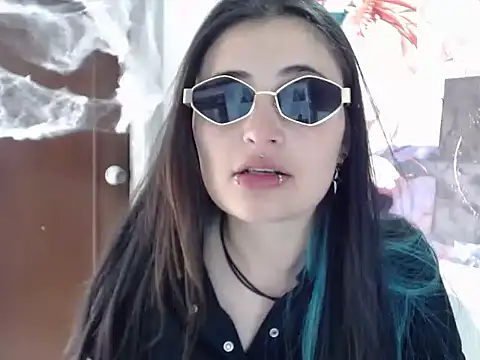 Snapshot of KittenMiss_ chatting on October 19, 2025, 7:49 pm KittenMiss online show from October 19, 2025, 7:49 pm