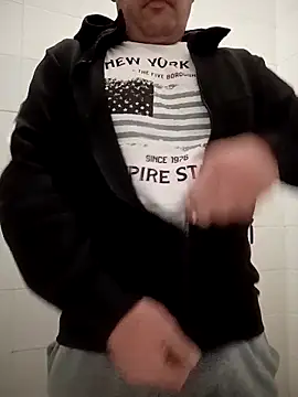 Snapshot of Romaeterna_ chatting on October 29, 2025, 6:07 pm Romaeterna online show from October 29, 2025, 6:07 pm