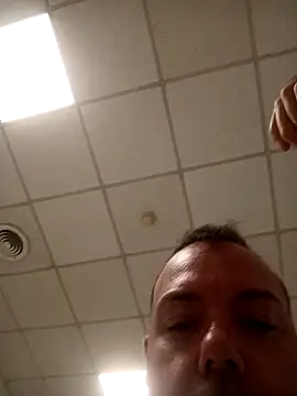 Snapshot of Romaeterna_ chatting on October 24, 2025, 4:17 pm Romaeterna online show from October 24, 2025, 4:17 pm