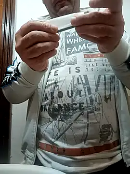 Snapshot of Romaeterna_ chatting on October 23, 2025, 11:47 pm Romaeterna online show from October 23, 2025, 11:47 pm