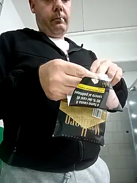 Snapshot of Romaeterna_ chatting on November 5, 2025, 5:05 pm Romaeterna online show from November 5, 2025, 5:05 pm