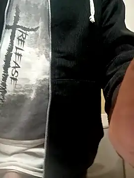 Snapshot of Romaeterna_ chatting on November 30, 2025, 10:32 pm Romaeterna online show from November 30, 2025, 10:32 pm