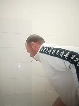 Snapshot of Romaeterna_ chatting on November 17, 2025, 5:39 pm Romaeterna online show from November 17, 2025, 5:39 pm