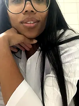 Snapshot of raphaelasoares chatting on November 17, 2025, 6:39 am raphaelasoares online show from November 17, 2025, 6:39 am