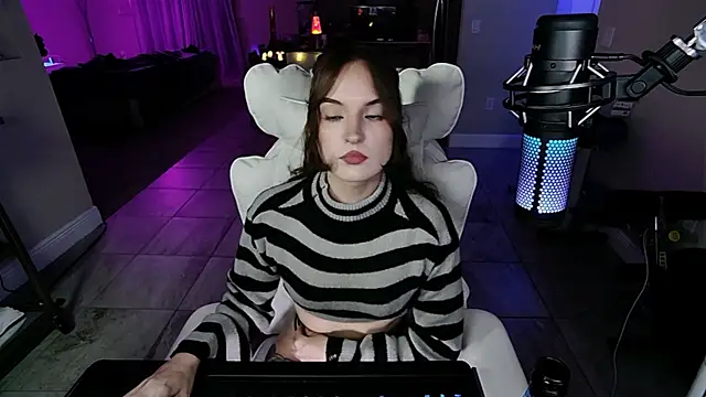 AngieFae  online show from October 25, 2025, 1:38 am