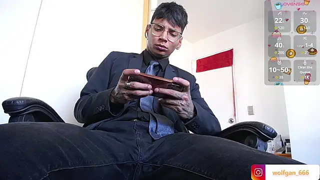 nathan aress6666 online show from December 22, 2025, 9:48 pm