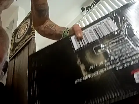 Snapshot of alphacloudGod chatting on November 5, 2025, 5:49 pm alphacloudGod online show from November 5, 2025, 5:49 pm