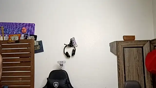 Snapshot of alphacloudGod chatting on November 22, 2025, 7:18 am alphacloudGod online show from November 22, 2025, 7:18 am