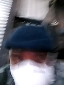 Snapshot of loVbRo1 chatting on October 27, 2025, 10:33 pm loVbRo1 online show from October 27, 2025, 10:33 pm