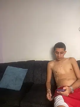 Snapshot of yimmy_helenhot chatting on October 22, 2025, 2:33 am yimmy helenhot online show from October 22, 2025, 2:33 am
