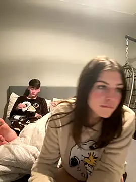 Brunnettebabe007 online show from November 26, 2025, 11:49 pm