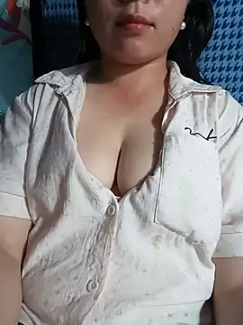 Snapshot of lisa-bae00 chatting on June 2, 2026, 12:27 pm lisa-bae00 online show from June 2, 2026, 12:27 pm