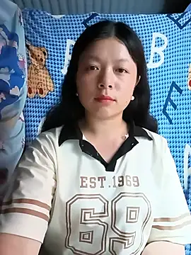 Snapshot of lisa-bae00 chatting on June 7, 2026, 12:43 pm lisa-bae00 online show from June 7, 2026, 12:43 pm