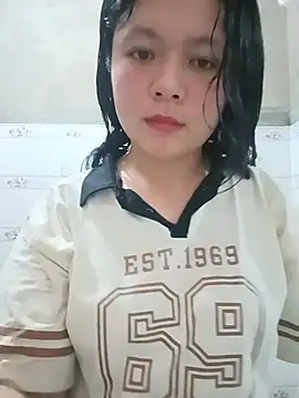 Snapshot of lisa-bae00 chatting on July 4, 2026, 3:16 pm lisa-bae00 online show from July 4, 2026, 3:16 pm