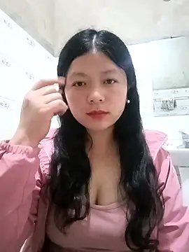 lisa-bae00 online show from April 23, 2026, 1:02 pm