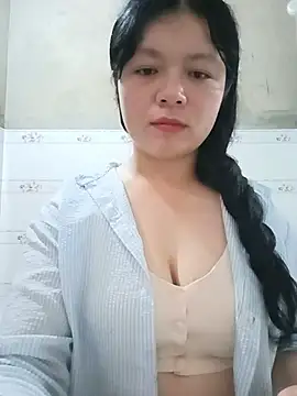 Snapshot of lisa-bae00 chatting on July 17, 2026, 2:36 pm lisa-bae00 online show from July 17, 2026, 2:36 pm