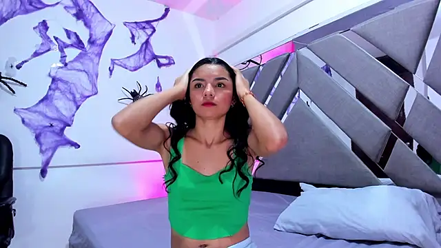 Snapshot of Crystal_Stones chatting on October 24, 2025, 5:28 am Crystal Stones online show from October 24, 2025, 5:28 am