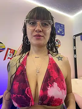 Snapshot of Pinkvixen69 chatting on June 16, 2026, 2:28 pm Pinkvixen69 online show from June 16, 2026, 2:28 pm