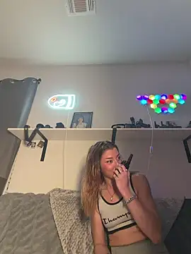 babygirlxchlo online show from November 20, 2025, 9:10 am