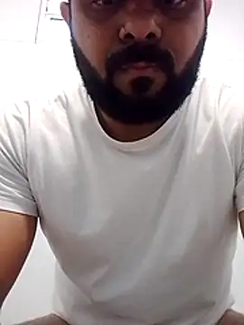 Snapshot of Sfdocom chatting on October 29, 2025, 7:46 pm Sfdocom online show from October 29, 2025, 7:46 pm