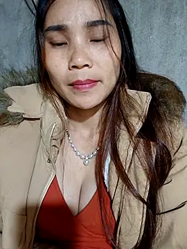 Snapshot of Bear_bear0 chatting on November 18, 2025, 6:00 pm Bear bear0 online show from November 18, 2025, 6:00 pm