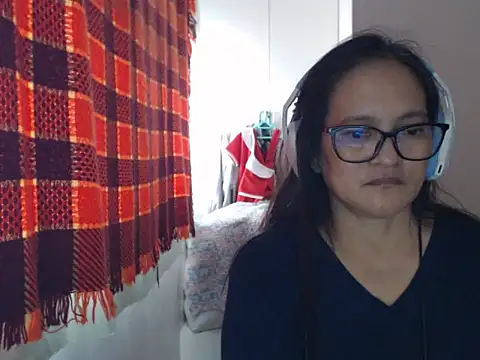 Snapshot of Kinkybela2025 chatting on May 18, 2026, 6:51 am Kinkybela2025 online show from May 18, 2026, 6:51 am