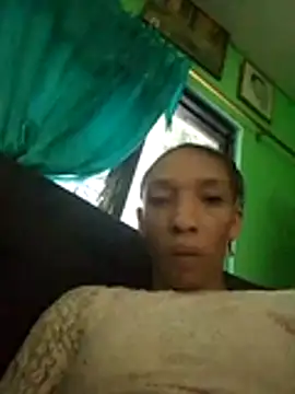 Snapshot of YAILIN_04 chatting on July 4, 2026, 8:35 pm YAILIN 04 online show from July 4, 2026, 8:35 pm