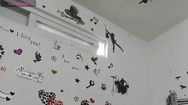 Snapshot of YAILIN_04 chatting on February 18, 2026, 7:43 pm YAILIN 04 online show from February 18, 2026, 7:43 pm