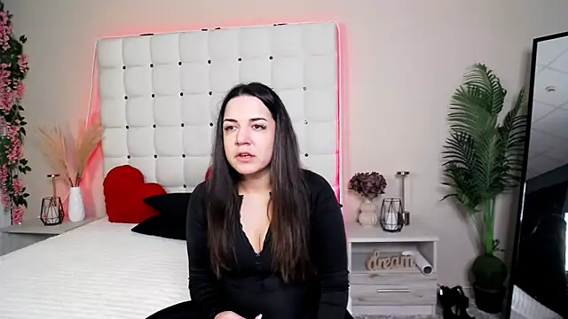 Snapshot of AlsouKass chatting on November 24, 2025, 6:13 am AlsouKass online show from November 24, 2025, 6:13 am