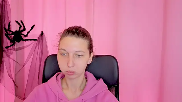 Snapshot of CuteEllii chatting on November 10, 2025, 11:26 am CuteEllii online show from November 10, 2025, 11:26 am