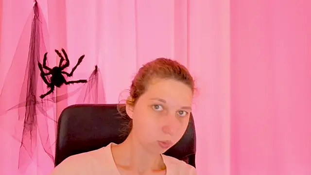 Snapshot of CuteEllii chatting on November 17, 2025, 11:03 am CuteEllii online show from November 17, 2025, 11:03 am