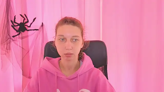 Snapshot of CuteEllii chatting on October 31, 2025, 11:07 am CuteEllii online show from October 31, 2025, 11:07 am