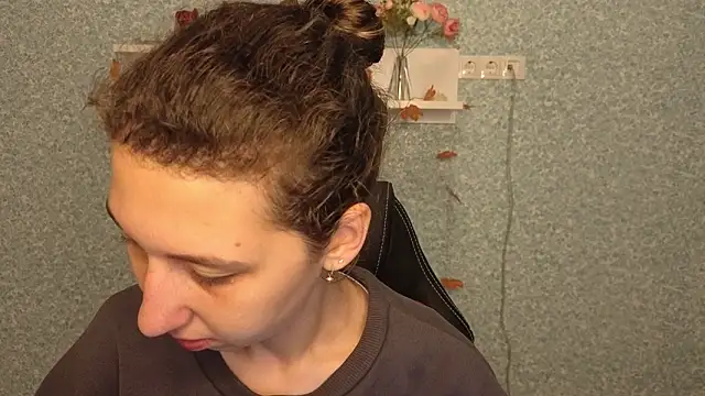 Snapshot of CuteEllii chatting on November 28, 2025, 5:07 am CuteEllii online show from November 28, 2025, 5:07 am