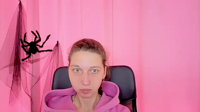 Snapshot of CuteEllii chatting on November 13, 2025, 11:03 am CuteEllii online show from November 13, 2025, 11:03 am