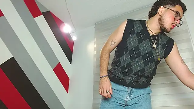 Snapshot of Zac_Golden chatting on February 7, 2026, 1:41 pm Zac Golden online show from February 7, 2026, 1:41 pm