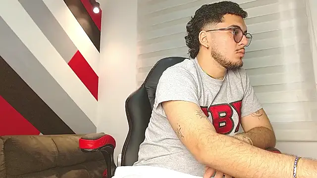 Snapshot of Zac_Golden chatting on February 15, 2026, 6:18 pm Zac Golden online show from February 15, 2026, 6:18 pm