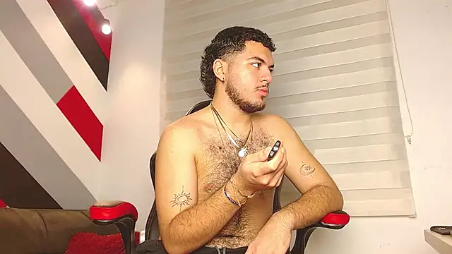 Snapshot of Zac_Golden chatting on February 10, 2026, 12:04 pm Zac Golden online show from February 10, 2026, 12:04 pm