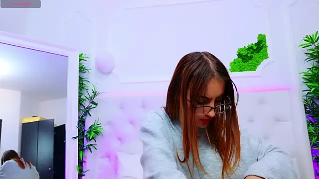 Snapshot of ElisaCharm chatting on November 1, 2025, 5:03 am ElisaCharm online show from November 1, 2025, 5:03 am