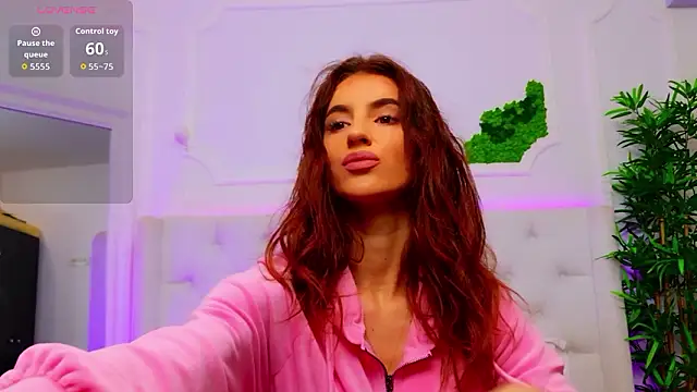 Snapshot of ElisaCharm chatting on February 5, 2026, 3:24 am ElisaCharm online show from February 5, 2026, 3:24 am