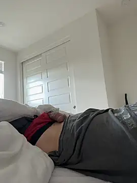 Snapshot of Orlando702@xh chatting on February 18, 2026, 9:22 pm Orlando702xh online show from February 18, 2026, 9:22 pm