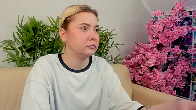 LaylaCookies online show from October 24, 2025, 10:03 am