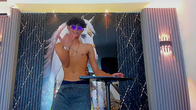 Sex Boy 33  online show from November 7, 2025, 7:29 pm