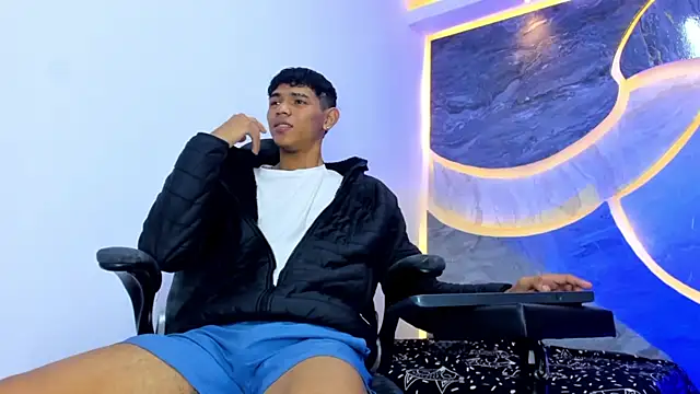 Sex Boy 33  online show from December 2, 2025, 4:58 am