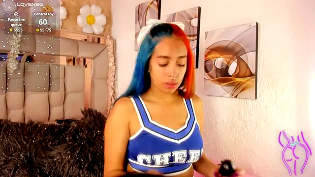 Snapshot of Cristall_ravven chatting on October 30, 2025, 2:47 pm Cristall ravven online show from October 30, 2025, 2:47 pm